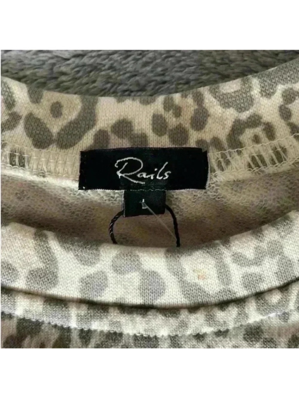 Rails Alice Leopard Print Cotton Blend Top in Mixed Grey Cheetah Size Large NWT - Picture 7 of 8
